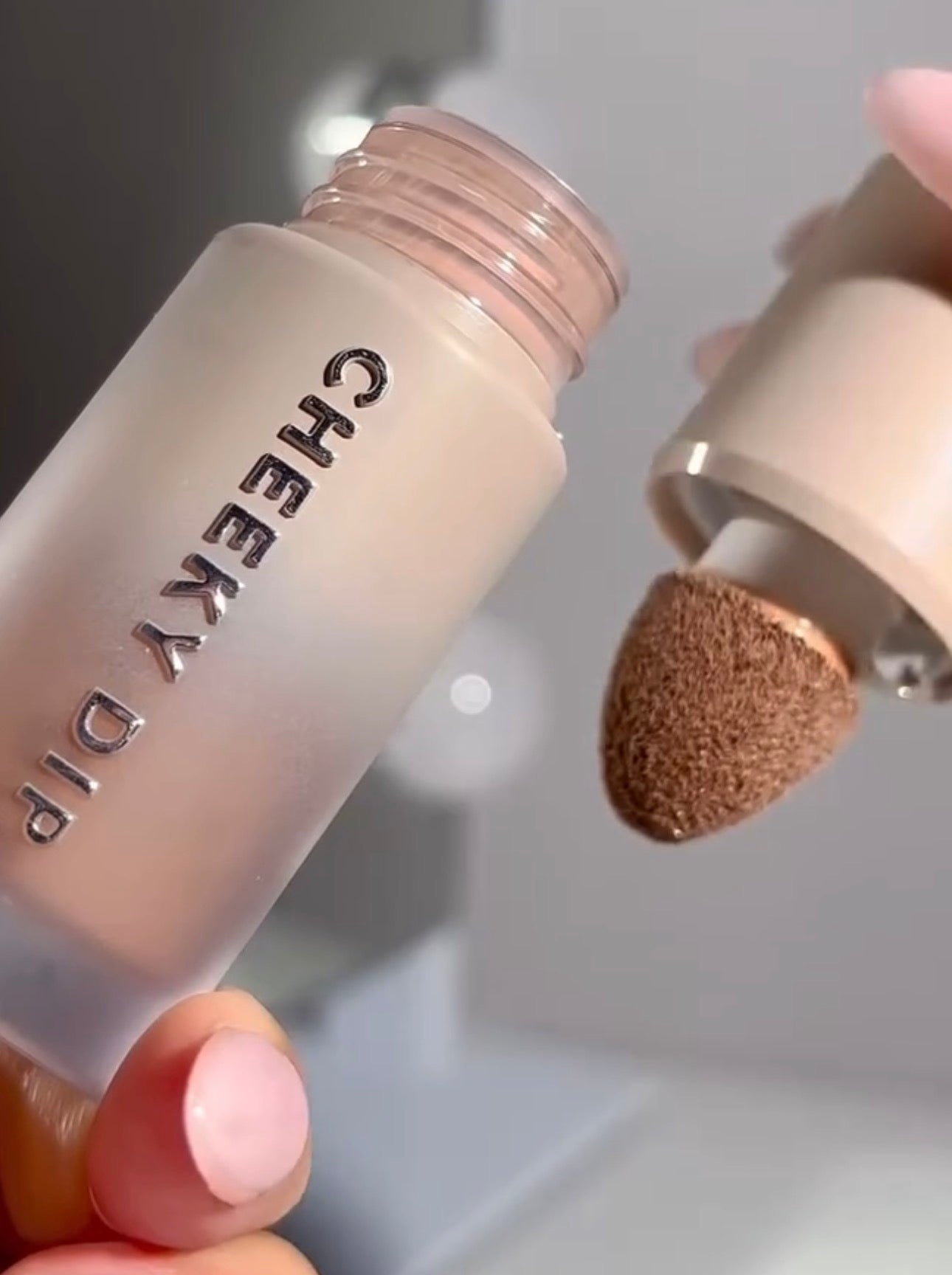 W7 cheeky dip bronzer| Shade fierce