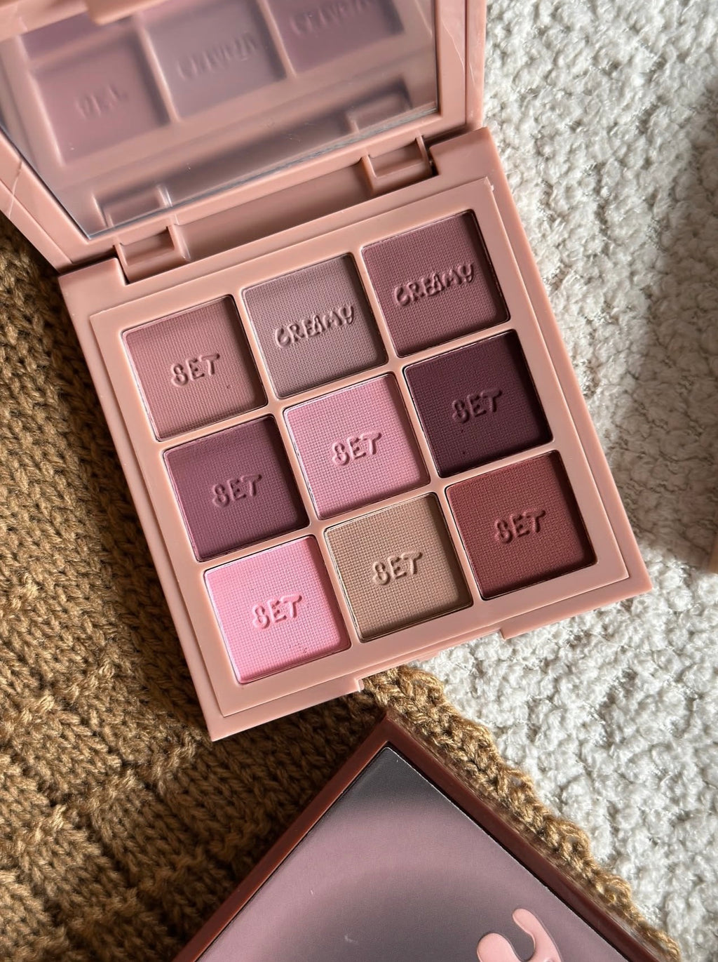 Hudamoji Creamy Eyeshadow pallate|Dupe of Huda beauty