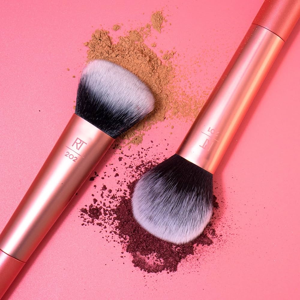 Real technique instapop brush with box| Rt 202 ideal for all types of powders application