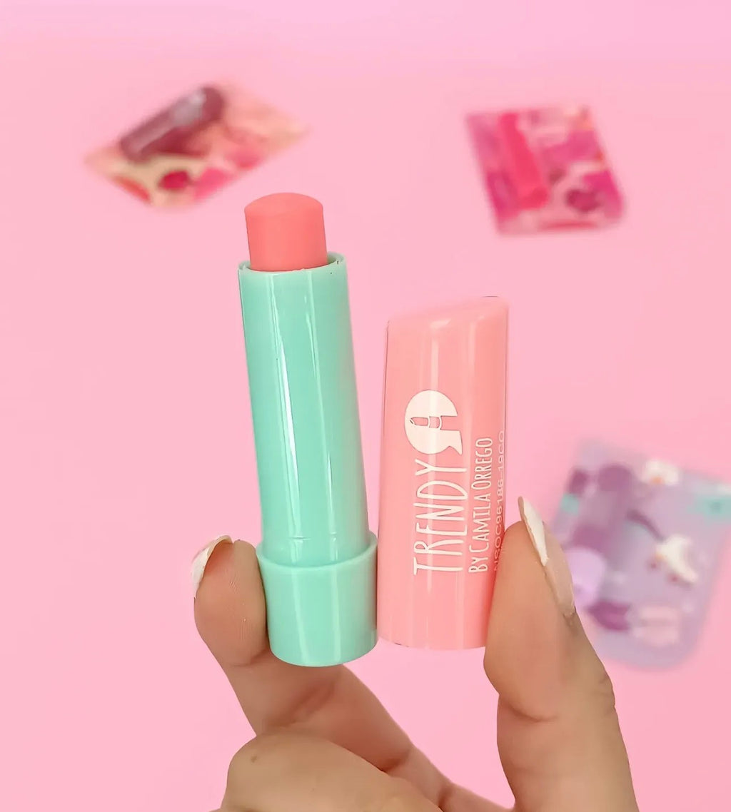 Trendy tinted lipbalm